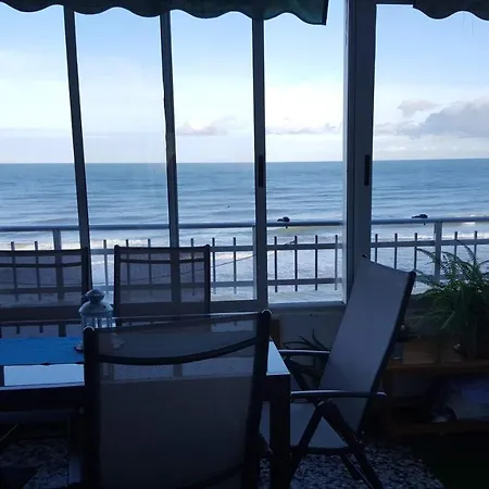 Homestay Sunset At Front - En La Playa Piso Privado *