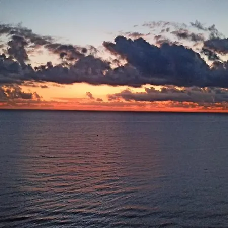 Sunset At Front - En La Playa Piso Privado Homestay