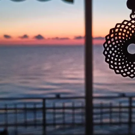 Homestay Sunset At Front - En La Playa Piso Privado *