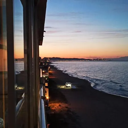 Sunset At Front - En La Playa Piso Privado Homestay *