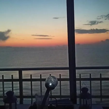 Sunset At Front - En La Playa En Piso Compartido *