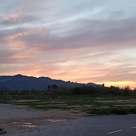 Sunset At Front - En La Playa Piso Privado Homestay Tavernes de Valldigna